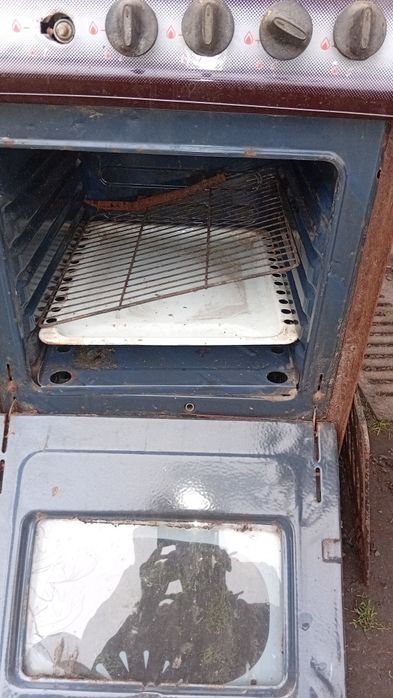 Продам газову плиту.