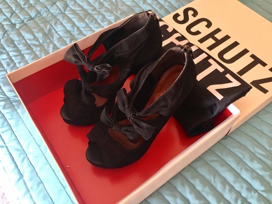 Sapatos Schütz pretos