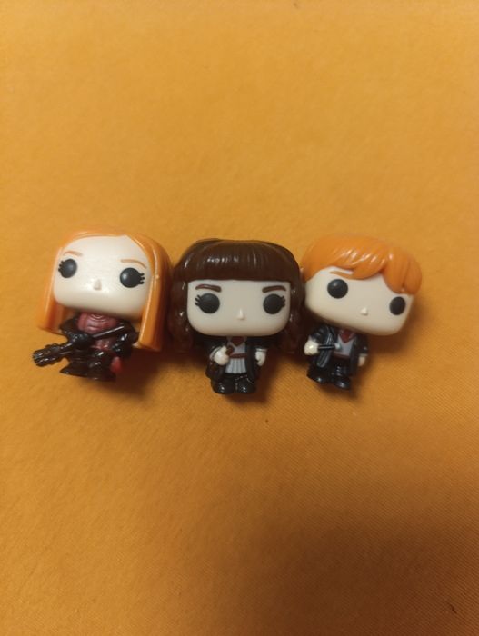 Продаю фігурки кіндр Гаррі Поттер