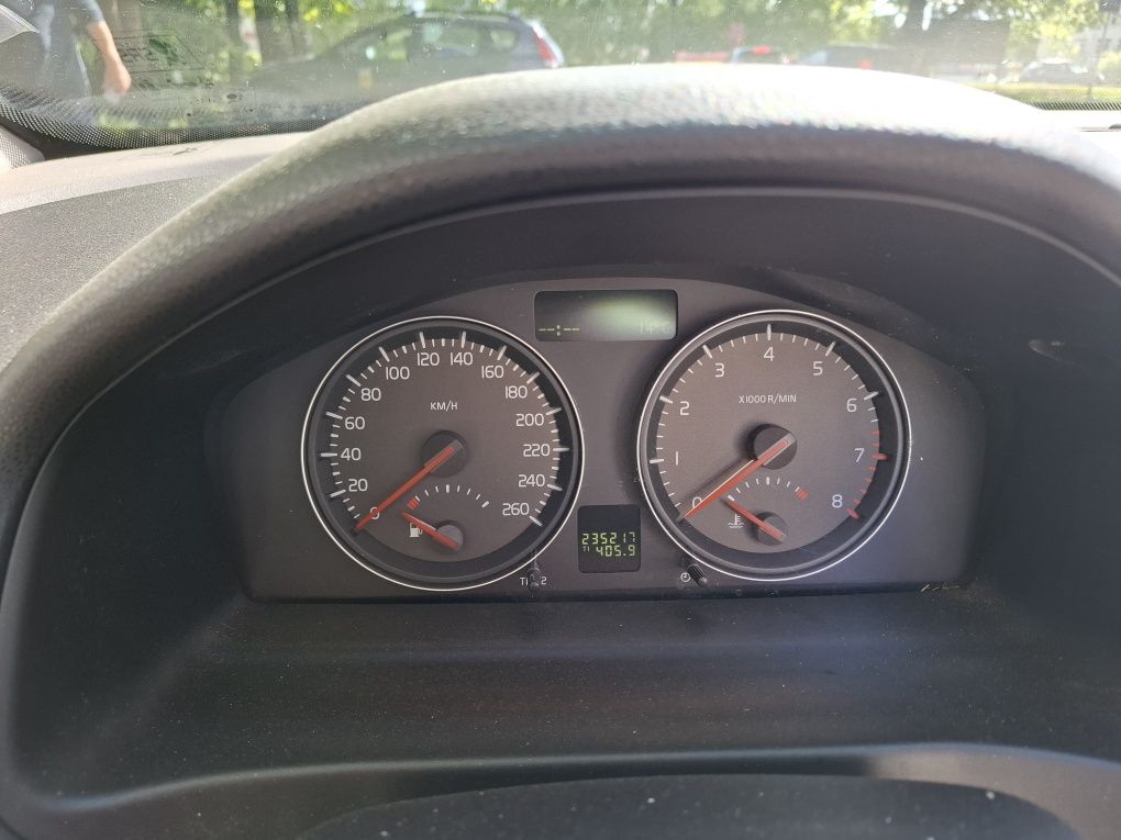 Volvo C70 T5 230 koni, manual, bezwypadkowy, zarejestrowany w kraju