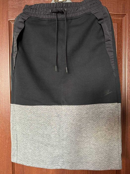 Нова спідниця для повсякденної носки фірми Nike