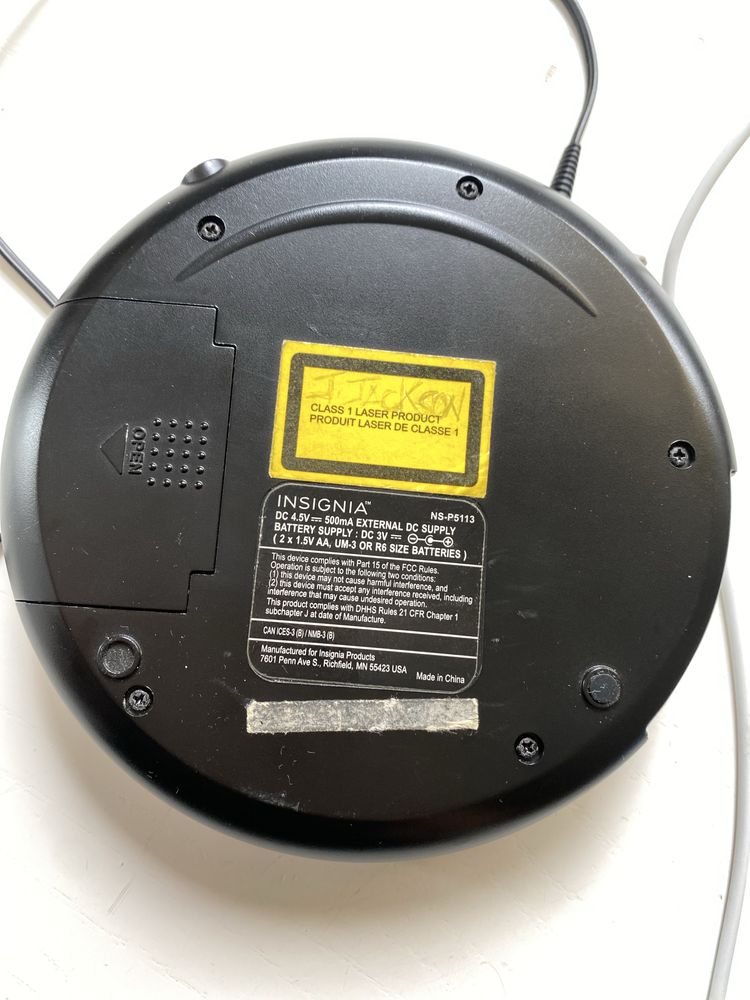 Cd плеєр insignia ns-p5113 і навушники jvc ha-s200