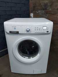 Продам пральну машину Electrolux hi942432, в ідеальному стані
