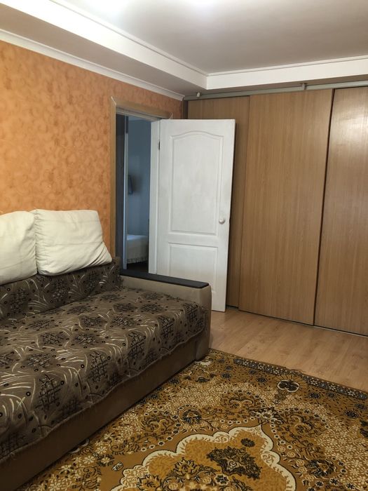 Продам трикімнатну квартиру.