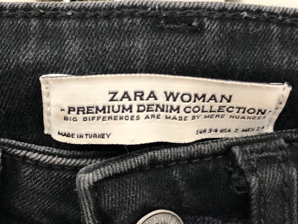 Calças elásticas da marca Zara