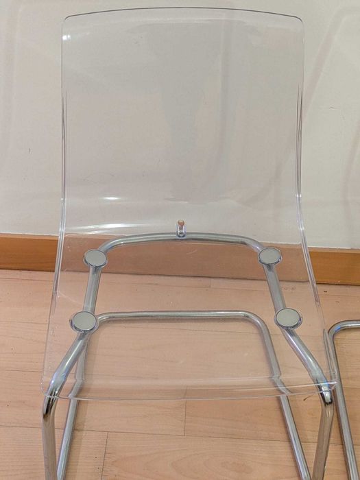 Conjunto de 2 Cadeiras em Acrilico Transparente com Armação Cromada