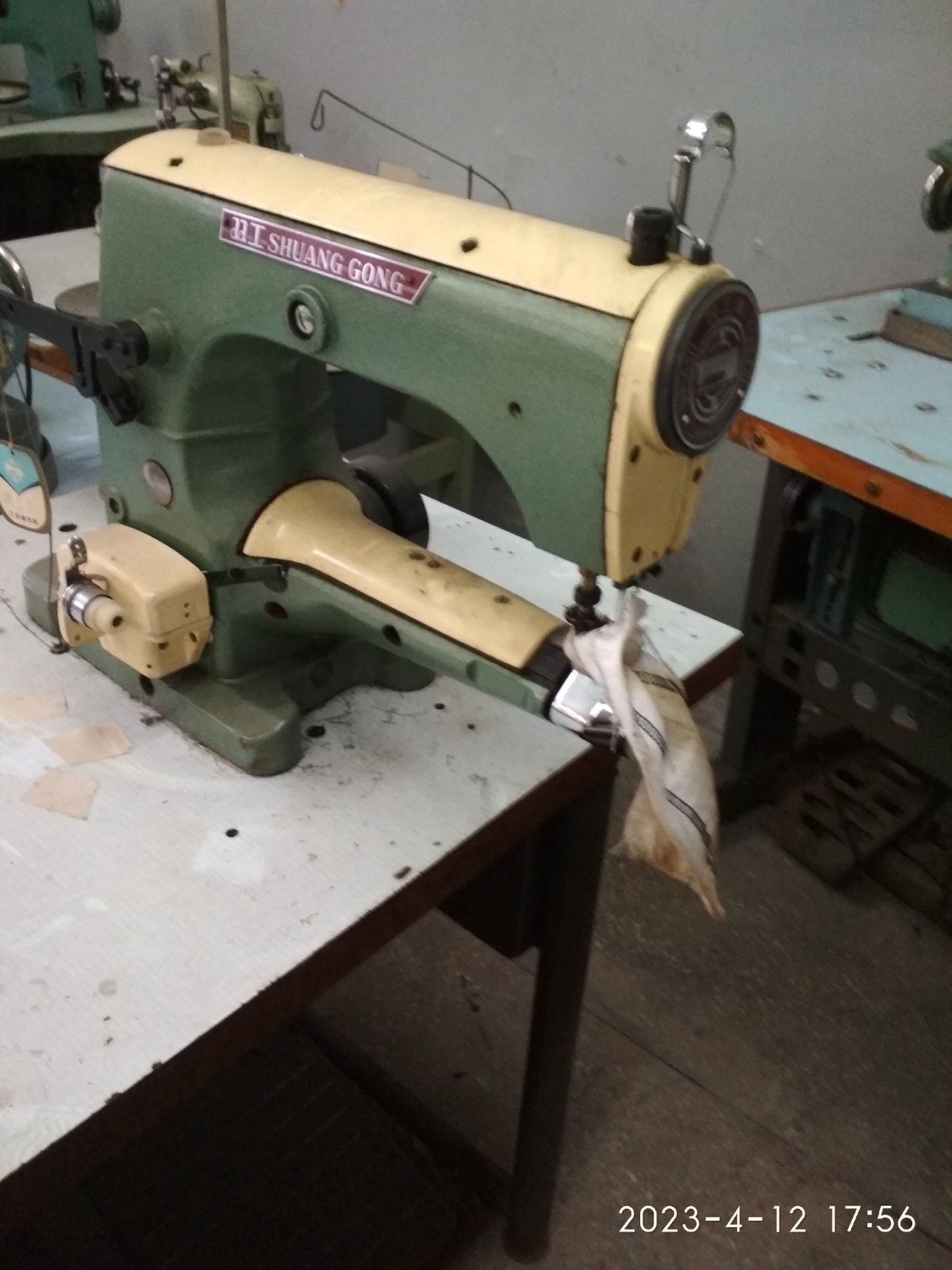 Продаж промислового швейного обладнання (швейні машинки)