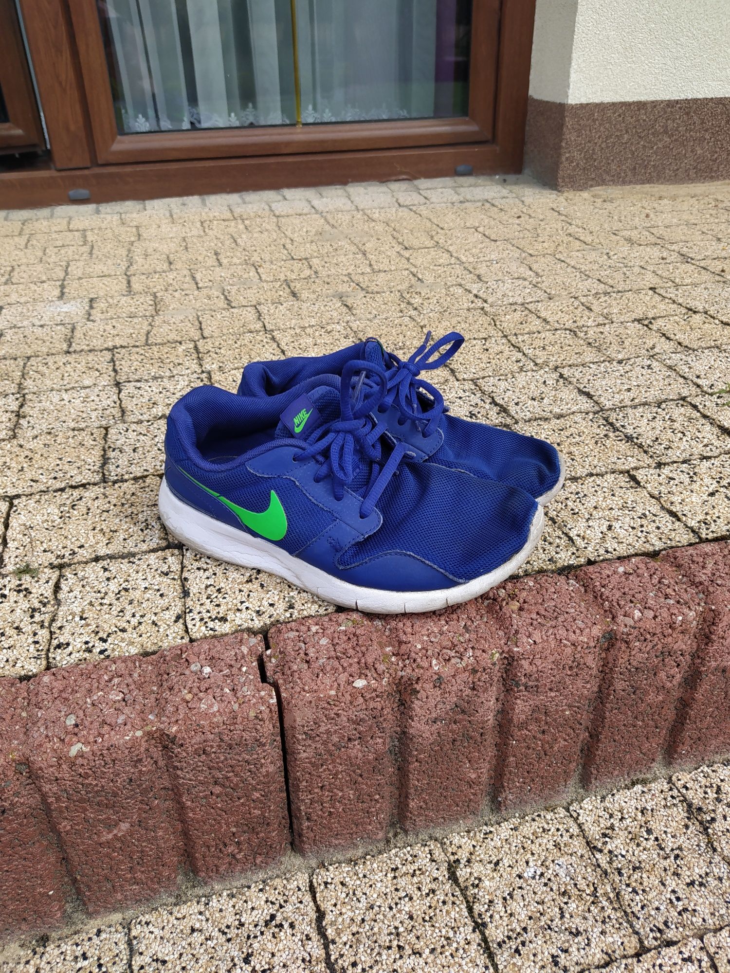 Buty Nike r. 37.5