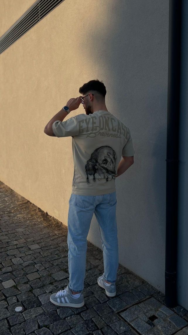 T-shirt Eye On Cash oversize