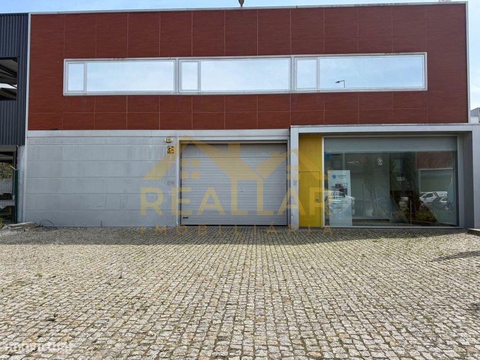 Excelente Oportunidade - Armazém com Escritórios em Aveleda, junto ...