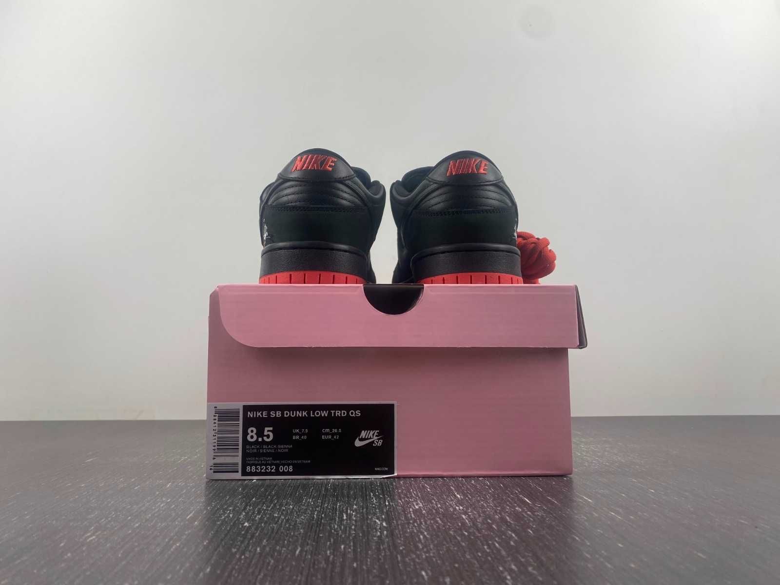Nike SB Dunk Low - Black Pigeon