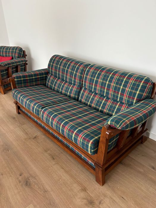 Sofá de 3 lugares + 1 caldeirão – Em ótimo estado