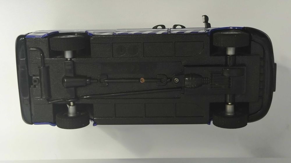 Машинка Mercedes Sprinter Police 1.24