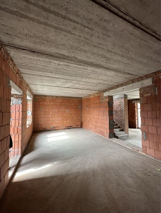 Стильний котедж на березі озера, 5 хв. від Бучанського парку