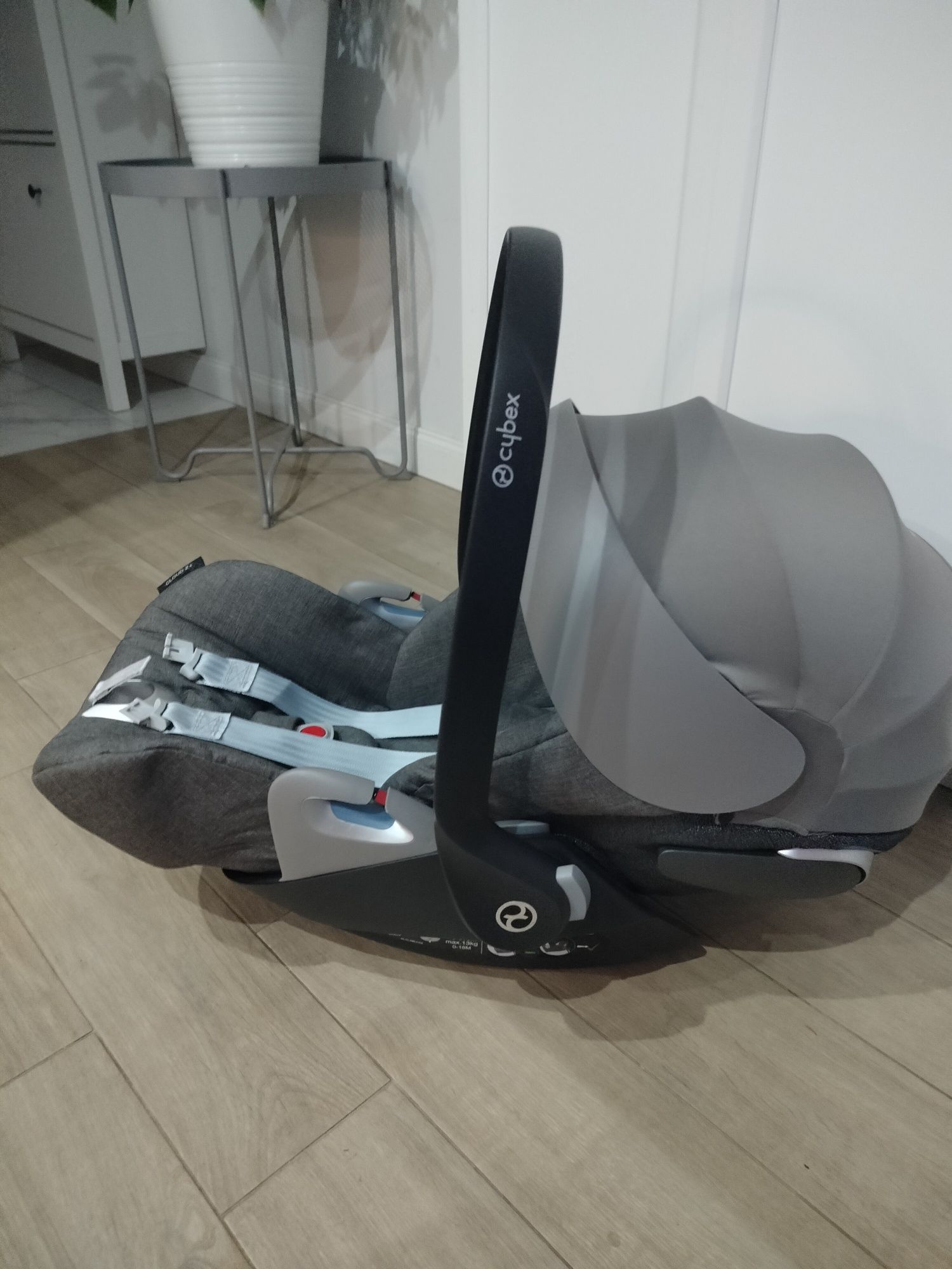 Fotelik nosidełko Cybex Z i size+adaptery jak nowy