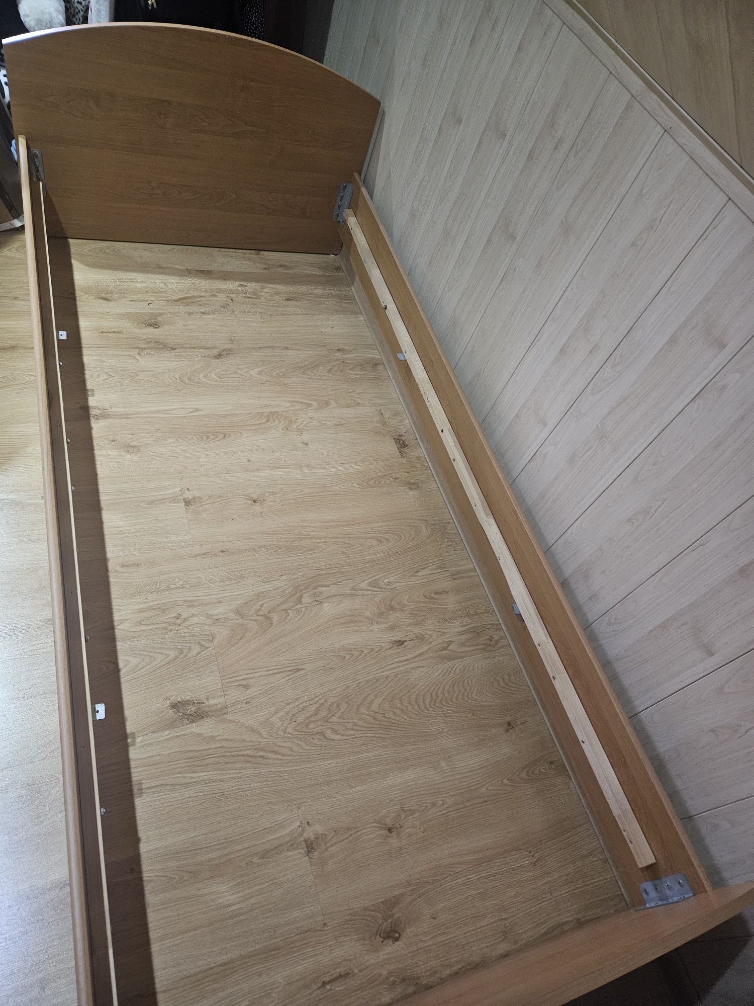 Nowe łóżko pojedyńcze uniwersalne 100×200