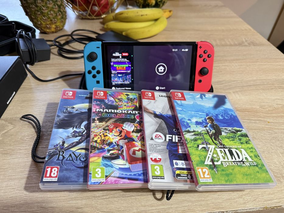 Nintendo Switch Olde + Nitro Deck + 4 gry