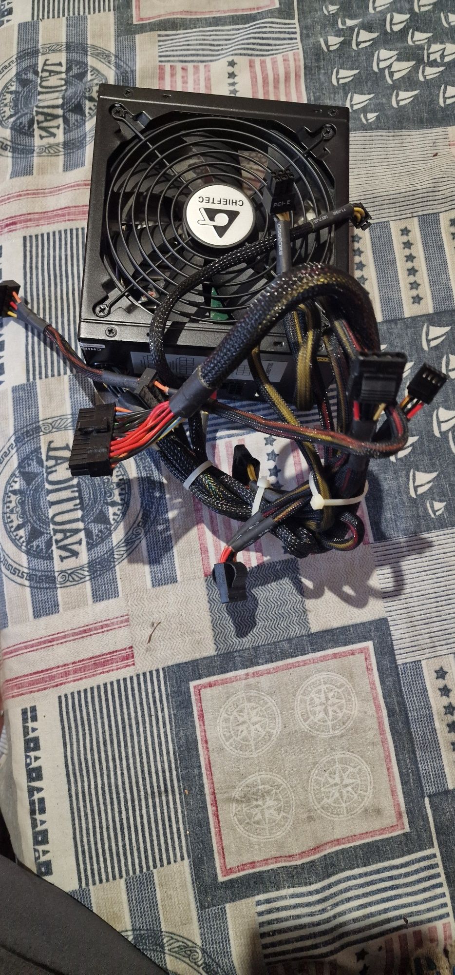 Продам Блок живлення для ПК CHIEFTEC 650 W