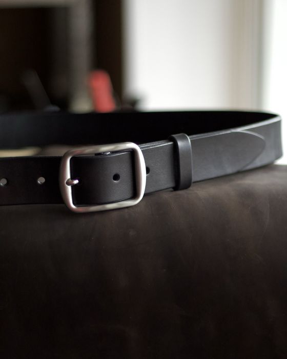 Стильний та елегантний шкіряний чоловічий ремінь ручноі роботи 40 мм