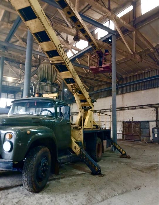 Аренда автовышки/Услуги автовышки/Автовышка АГП 22/ Спил деревьев