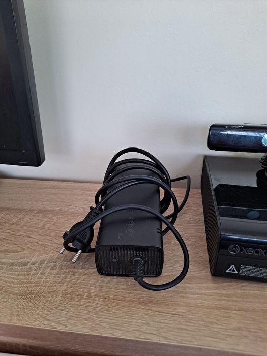 Konsola XBOX 360 Kinect +Gry Pad