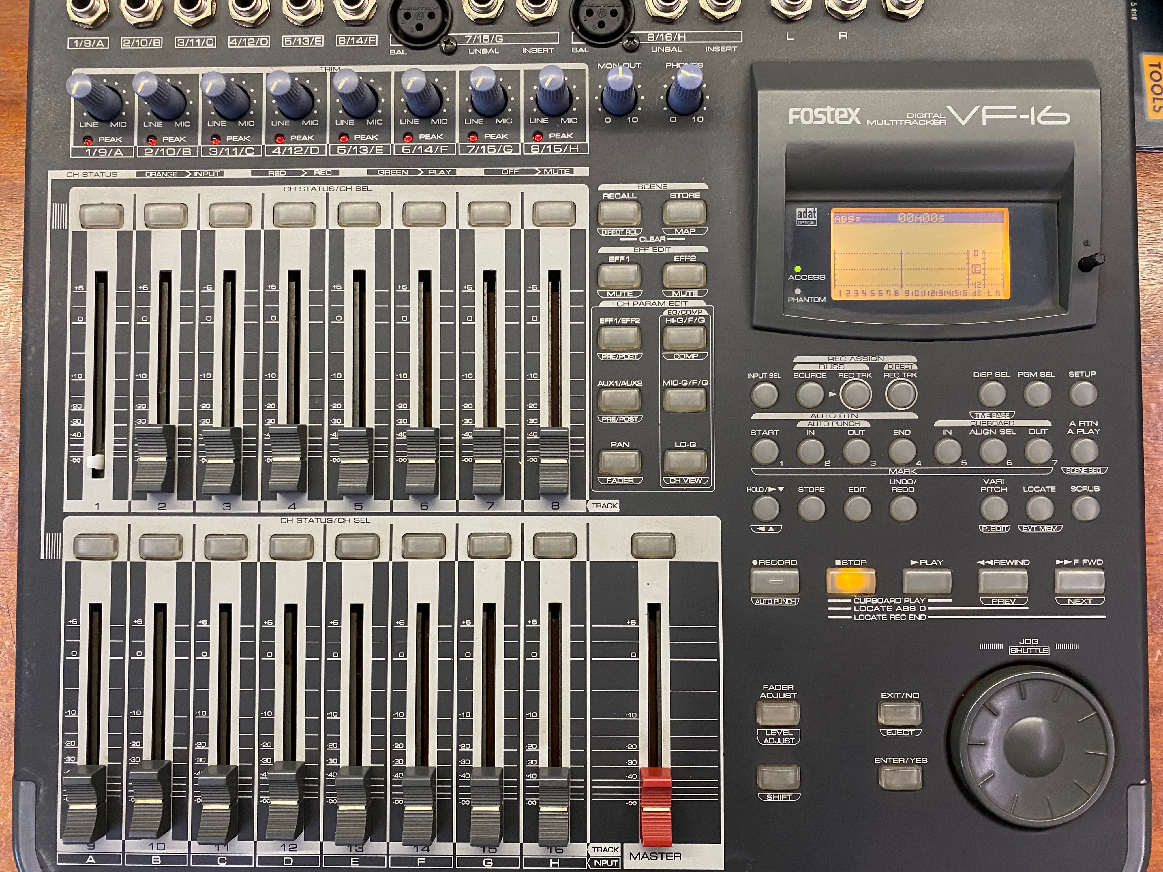 Fostex VF-16 mesa mistura / gravador multi-pistas digital