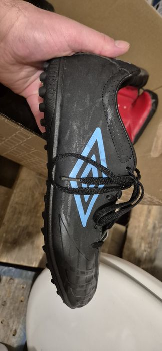 Buty piłkarskie torfy orlik szron 44 umbro 3x użyte