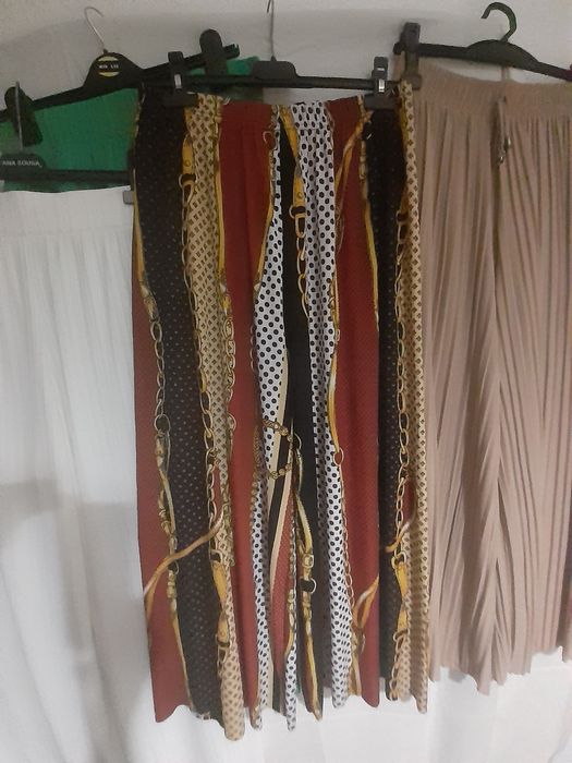 Calças/ pantanolas  tm L semi-novas usadas1vez.