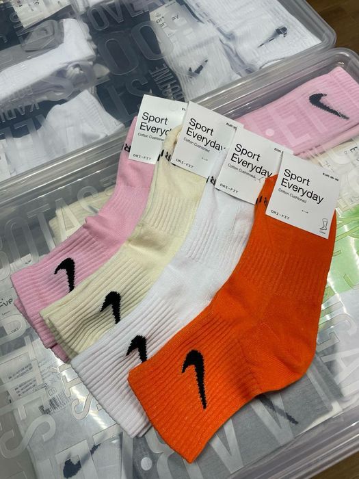 Skarpetki 36-46 średnie Wysokie