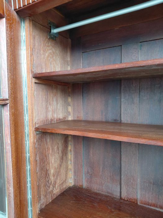 drewniana  szafa dwudrzwiowa  / 260