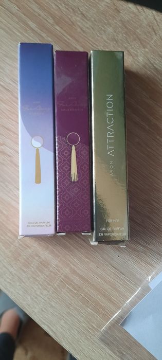 Perfumetka avon.