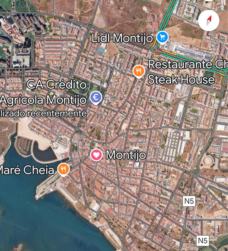 Alugo espaços para mota em garagem - Montijo