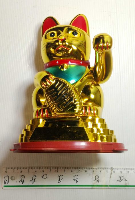 Gato da Sorte ou Maneki Neko a energia solar