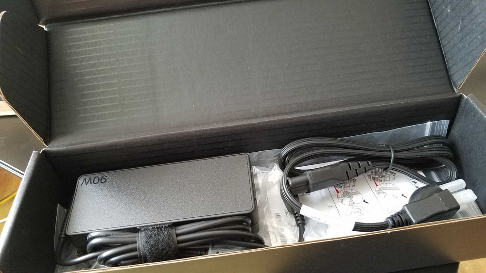 Сенсорный моноблок Lenovo ThinkSmart Hub 500, 12"/i7/16GB/512GB/WiFi 7