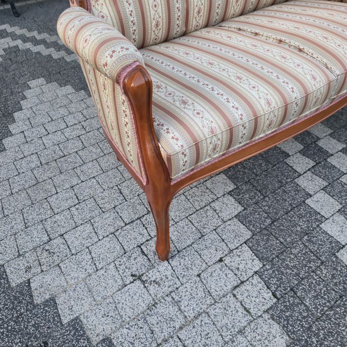 Stylowa Sofa bardzo wygodna