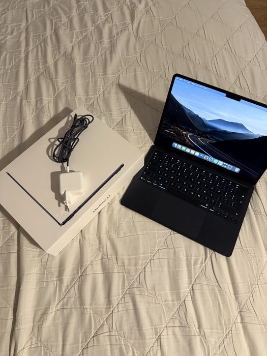 MacBook Air 2025 13.6” Retina M4 | 16GB RAM | 256GB SSD | kolor Północ