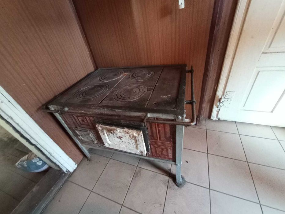 Piec kaflowy, kuchnia, angielka, stary.