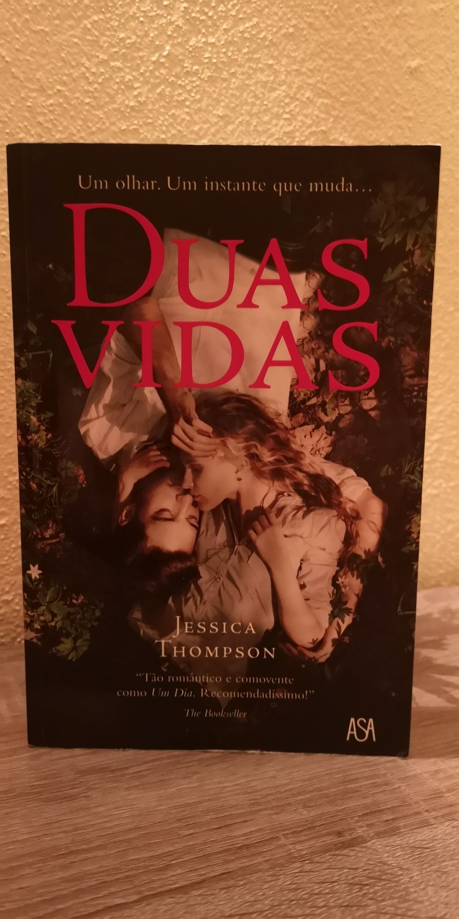 Livro Duas Vidas de Jessica Thompson