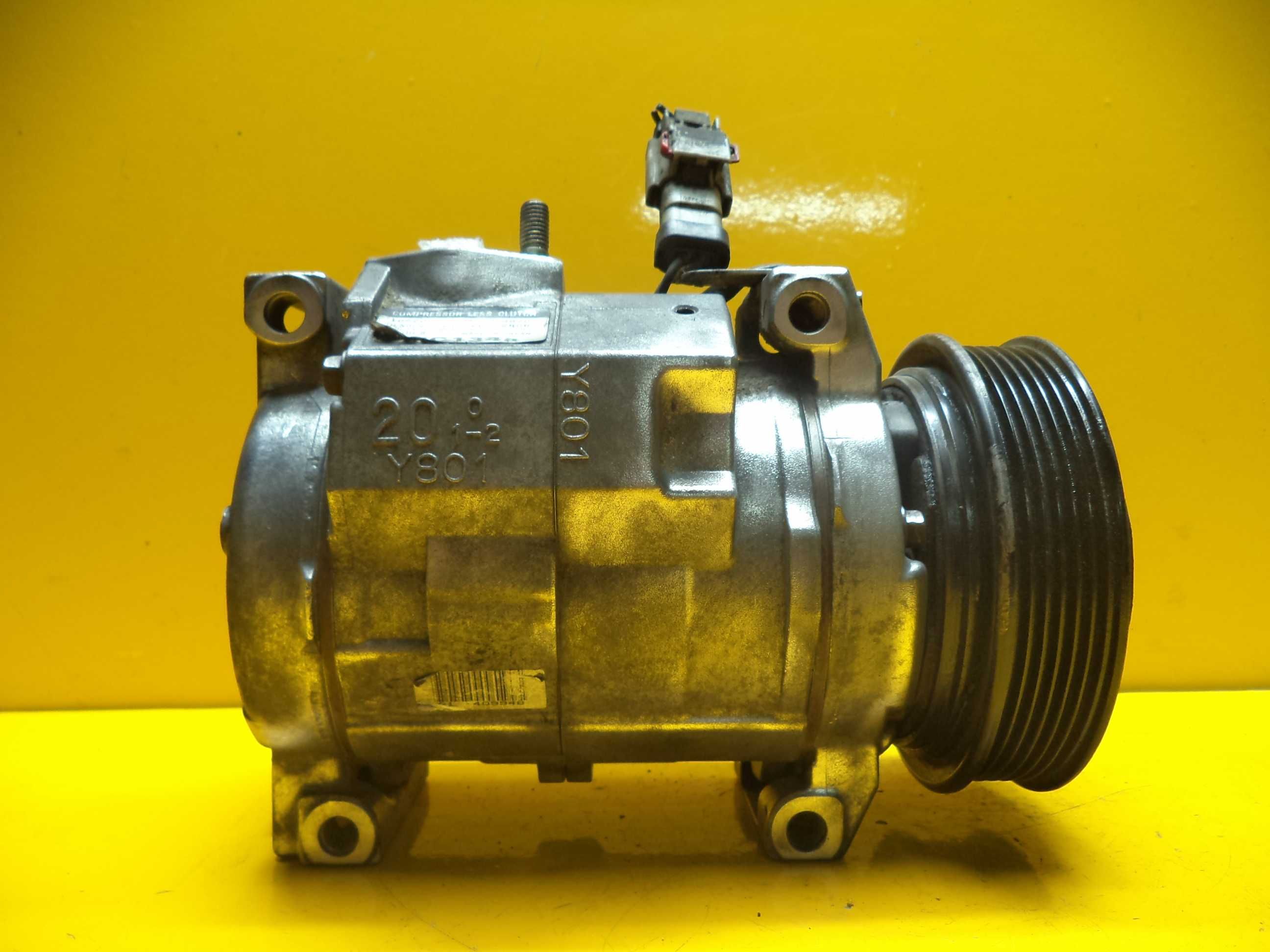 Компрессор кондиционера Chrysler Voyager 4 (2,5-2,8 CRD) з 00-08 р.в.