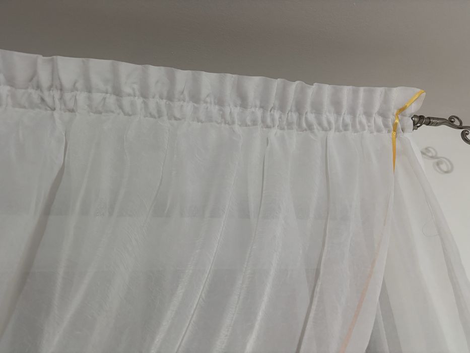 Biała firanka szyta na zamówienie