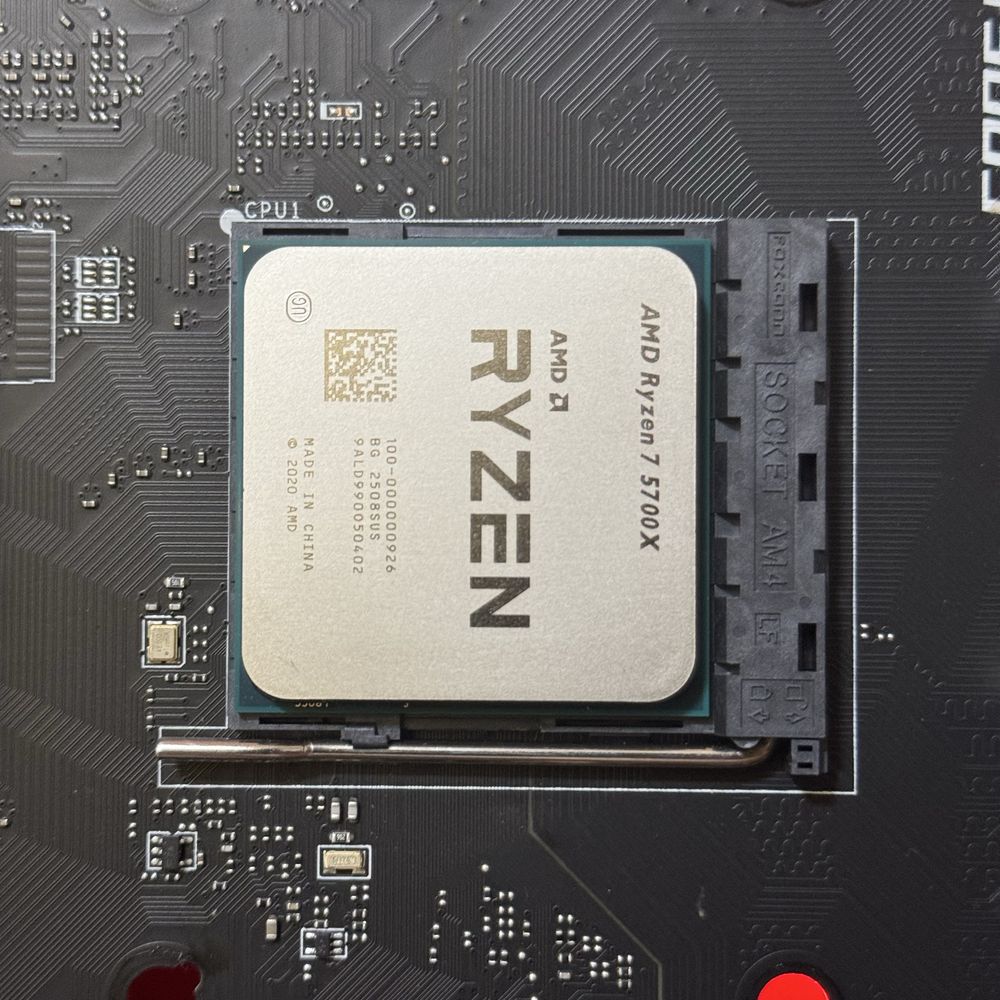 Ryzen 7 5700X, B550 Msi WiFi Материнська плата, процесор