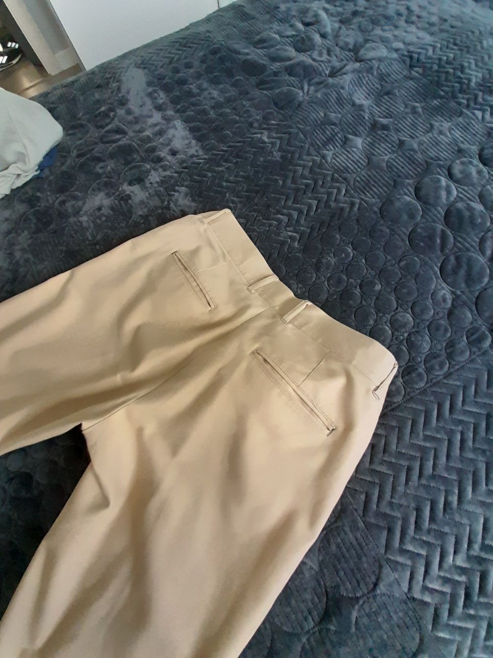Spodnie eleganckie bezowe reserved 31