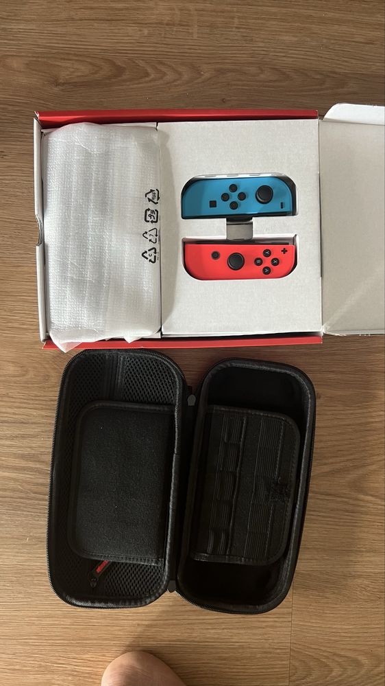 Nintendo Switch OLED Nova + Bolsa + Acessórios + Cartão 256gb