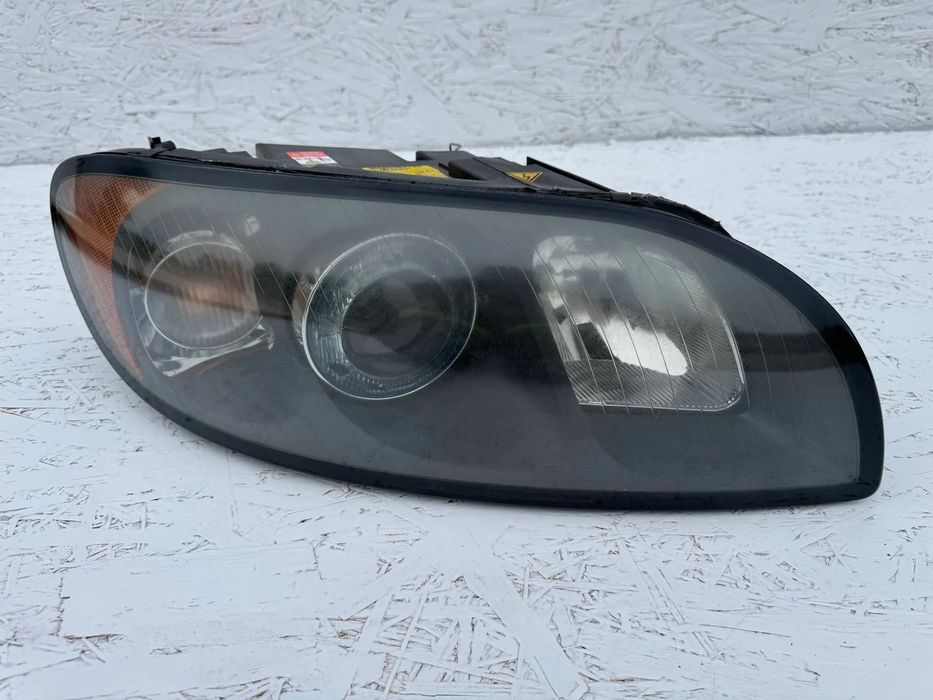 LAMPA VOLVO C70 II 2 XENON PRAWA PRZÓD