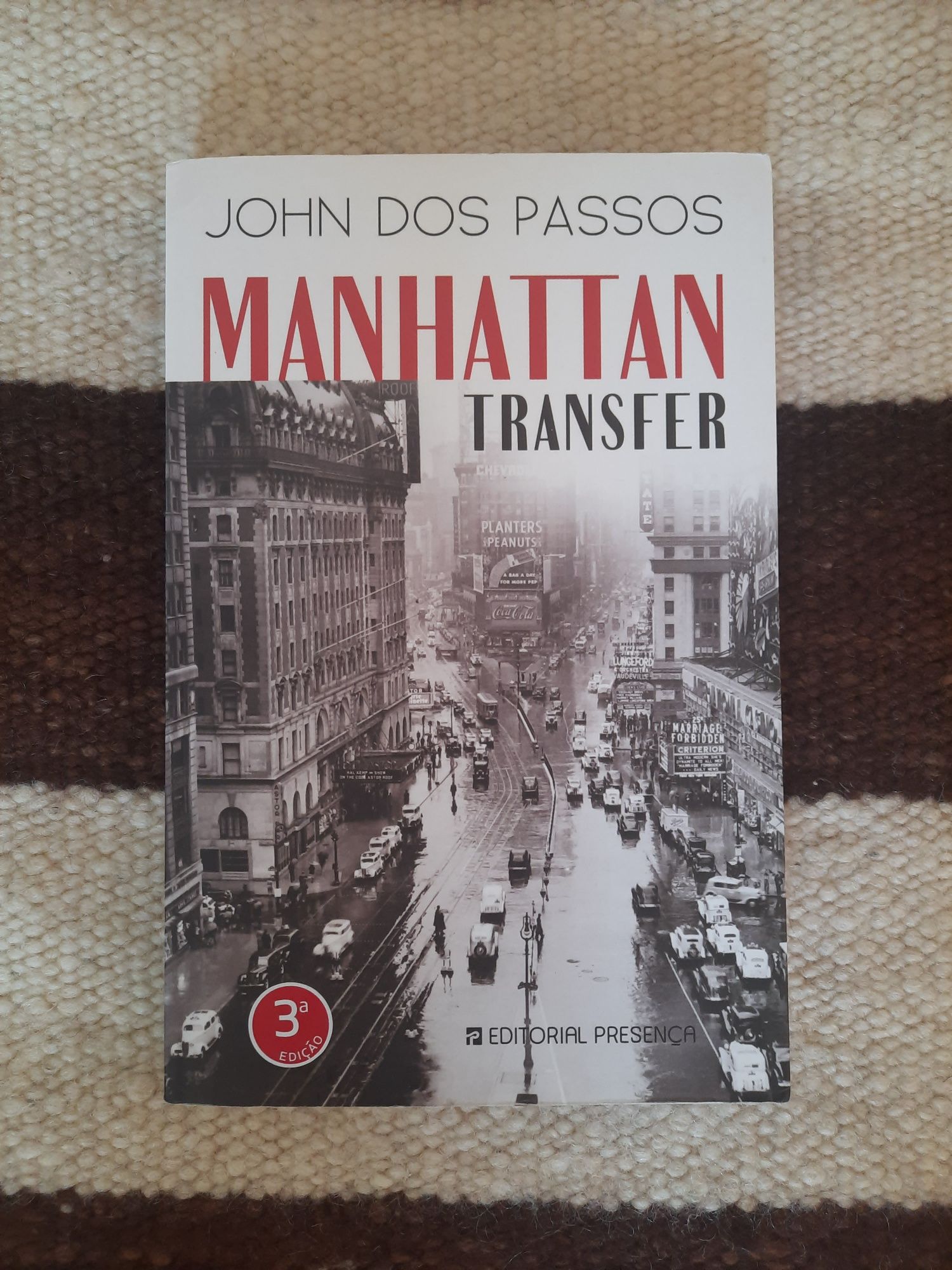 Livro "Manhattan Transfer", de John dos Passos