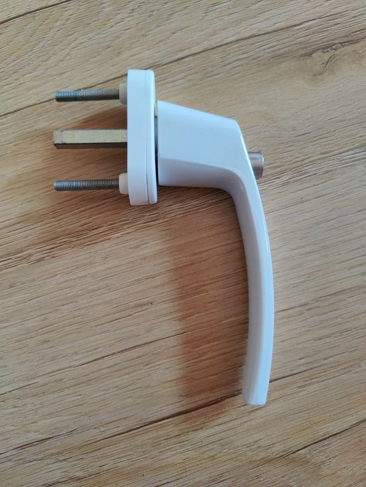 Klamka okienna z kluczukiem