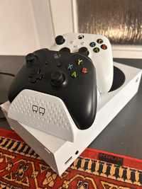 Xbox series S 512 gb + 2 pady i ladowarka