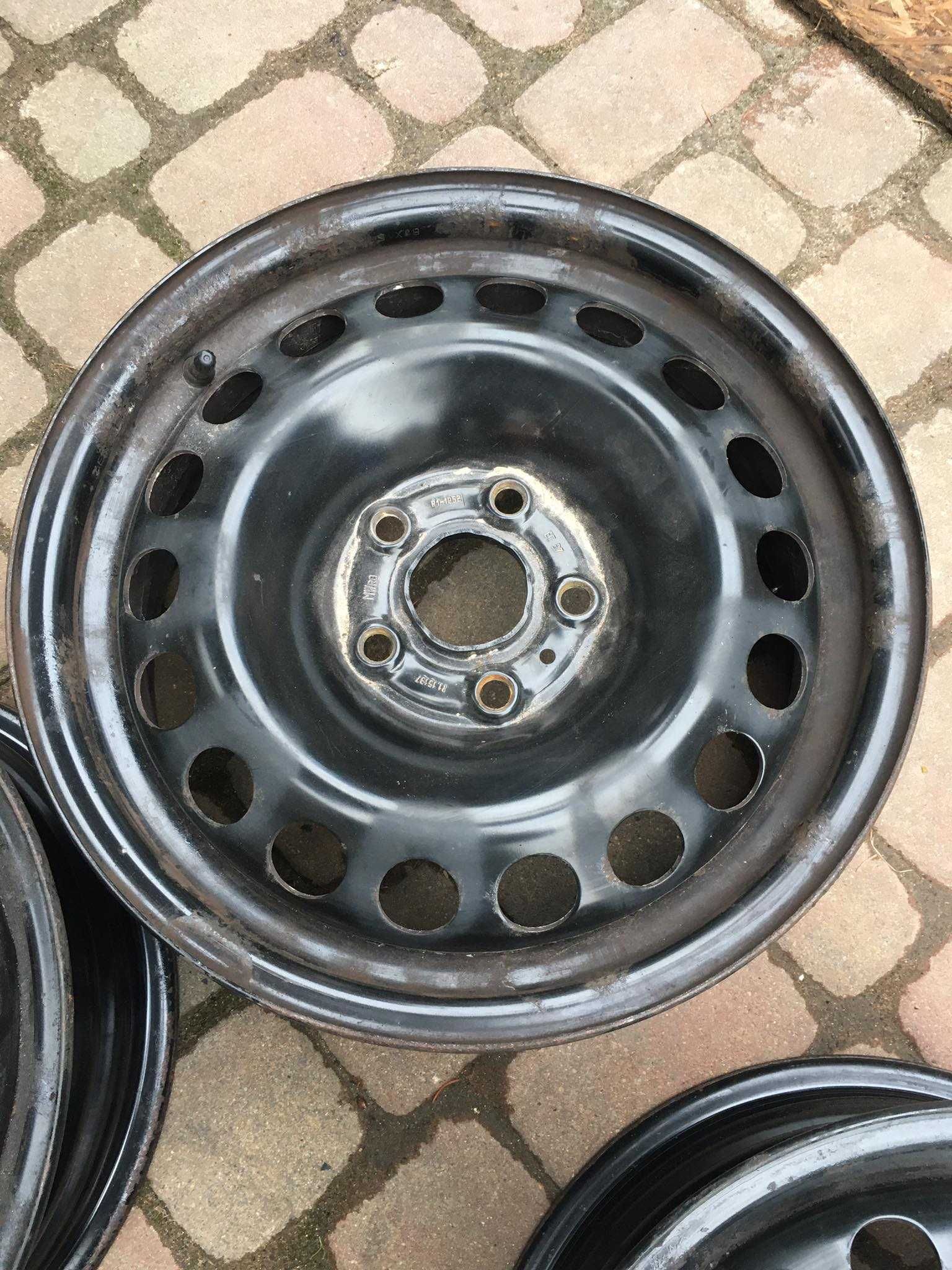 Felgi stalowe Opel Astra K 15 5x108 et 37 czujniki