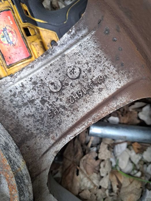 Peugeot Citroen Volvo felgi aluminiowe 16 5x108 4szt et40 Dezent