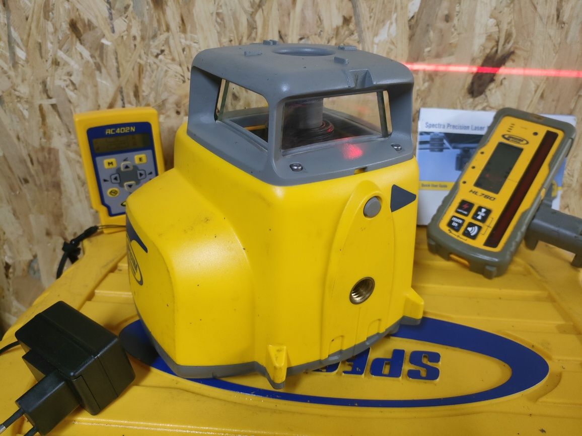 Niwelator spectra precision HV 302 trimble
